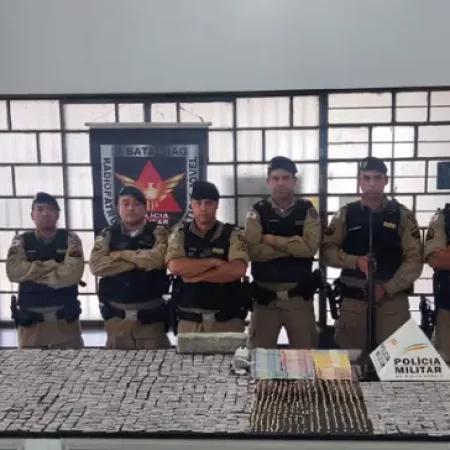 Polícia Militar apreende armas e desarticula ponto de venda de drogas no bairro Eldorado