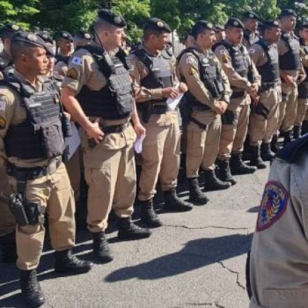 Operação da Polícia Militar apreende armas e desarticula ponto de venda de drogas na Regional Sede